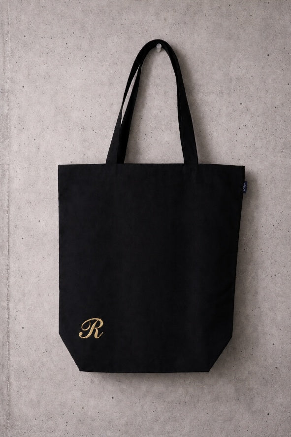 刺繍例：サブトート ブラック｜左下・筆記体・ゴールド